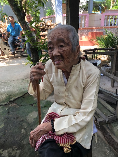 Nov 12, Mon, Long Khanh Island and enter&nbsp;Cambodia